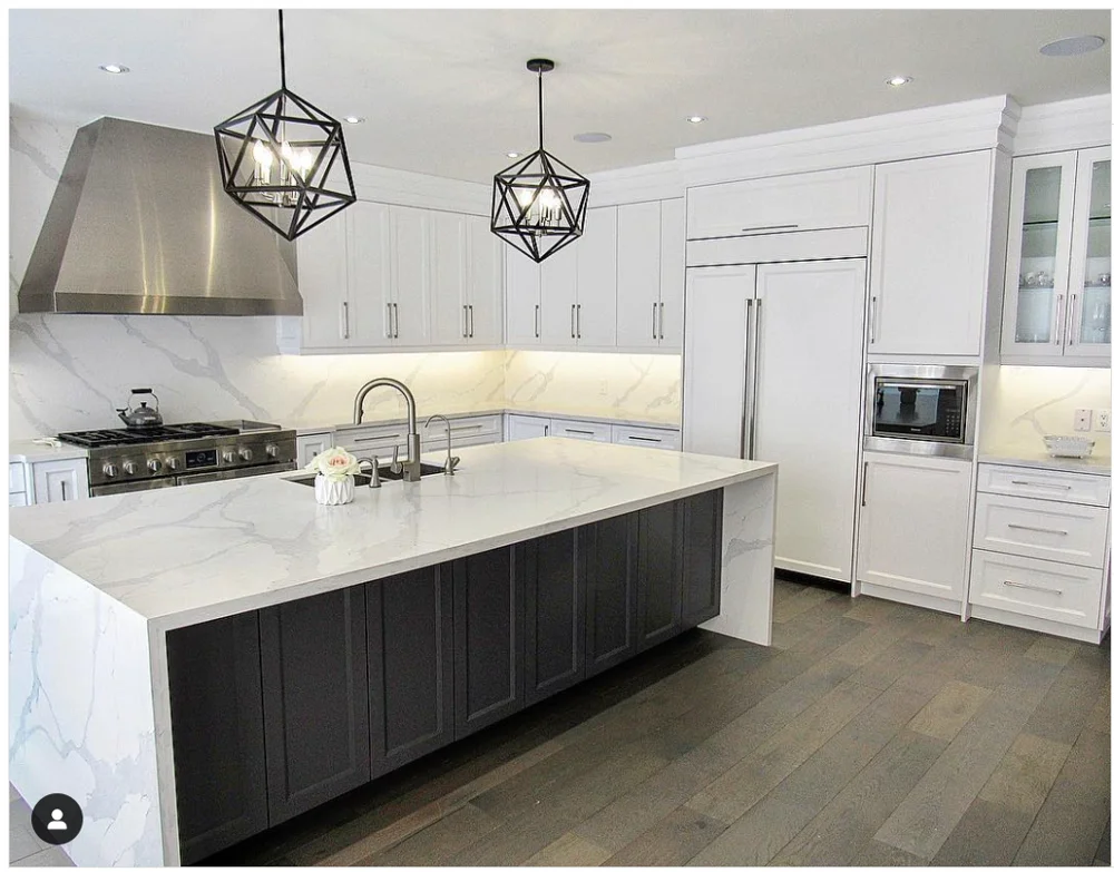 Kitchen with an island and pendant lighting